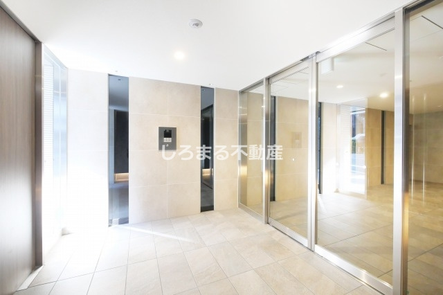 アプリーレ阿波座南のエントランス