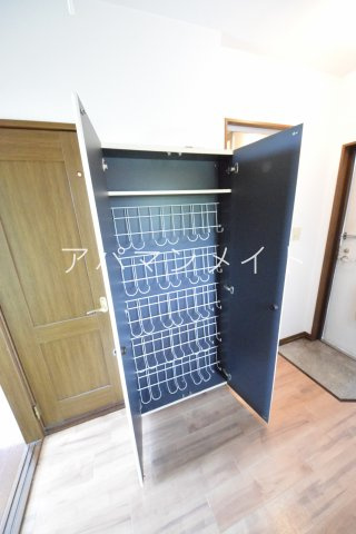 【収納】 | 戸塚区平戸３丁目併用住宅 | シューズボックスあります