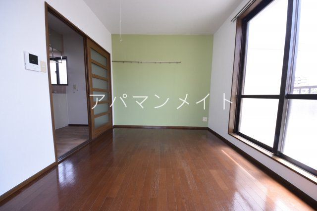 【寝室】 | 戸塚区平戸３丁目併用住宅 | 角部屋です！