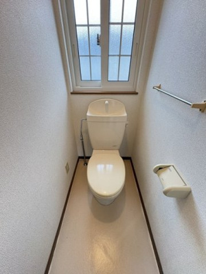 【トイレ】 | オリーブ長尾 | ゆったりとした空間のトイレです