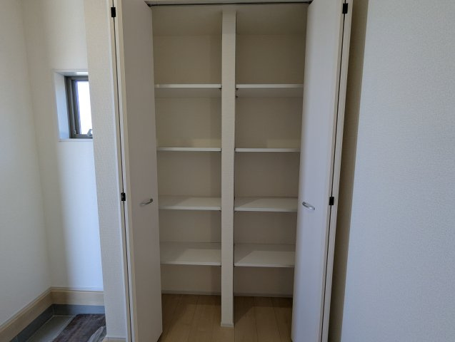 水戸市内原町　第12の玄関|玄関です。白を基調としているのでスッキリとしています♪（同施工物件）