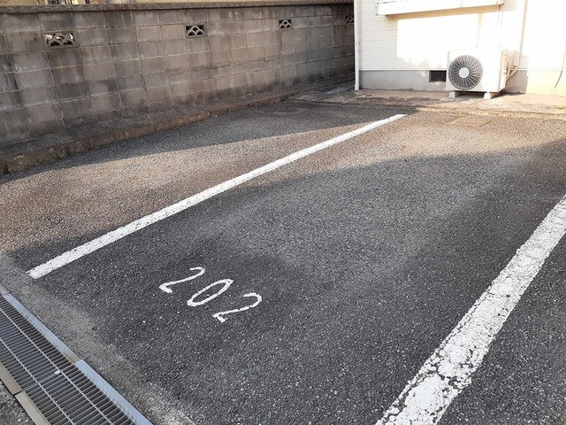 ヴェルディールの駐車場