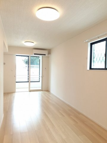 ピアチェーレの居間・リビング