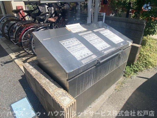 エリンコート矢切のエントランス