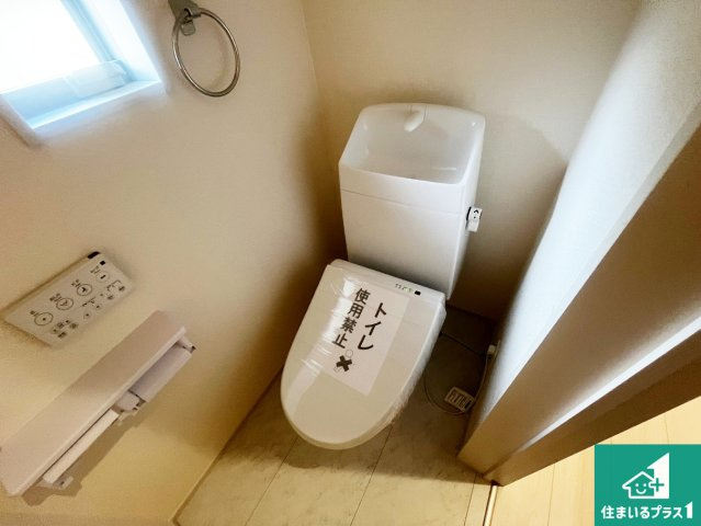 神戸市北区道場町日下部　第2期　新築一戸建てのトイレ|1・2階の2ヶ所にあるので、朝の忙しい時間の順番待ちもなく、深夜の利用にも大変便利です。