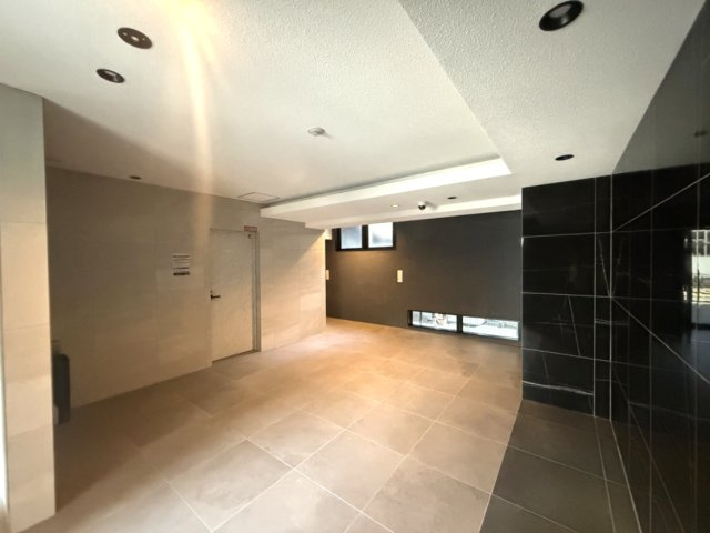 【エントランス】ファーストフィオーレ大阪ウエストウェルビング