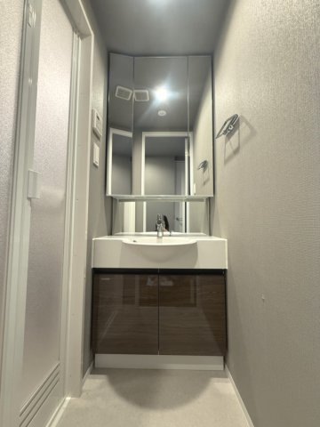 【洗面所独立】ファーストフィオーレ大阪ウエストウェルビング