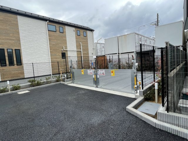 ＫＤＸレジデンス西調布（旧ＴＨＥ　ＰＡＬＭＳ西調布）の駐車場