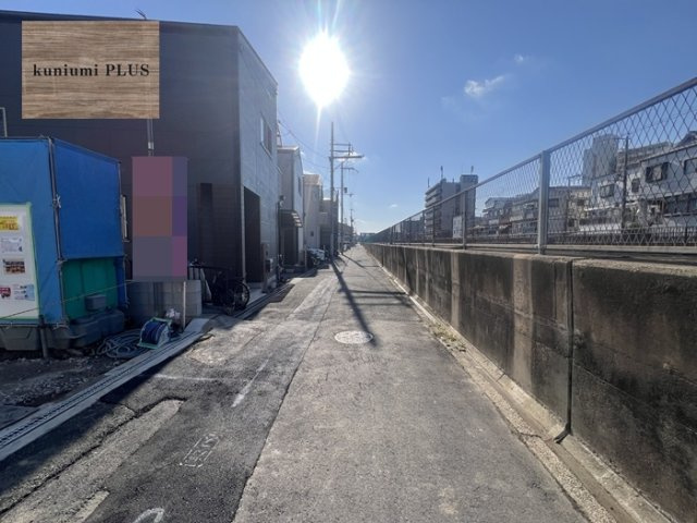 大阪市鶴見区中茶屋1丁目　A号棟の前面道路含む現地写真