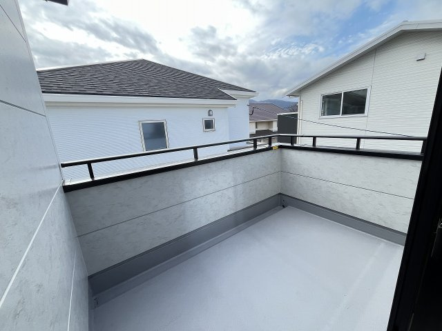 【バルコニー】 | 福岡市南区長住5丁目第2　1号棟（全3棟）【仲介手数料無料・0円】 | 現地写真。