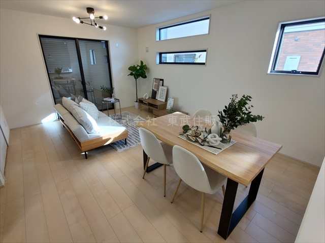 【居間・リビング】の画像