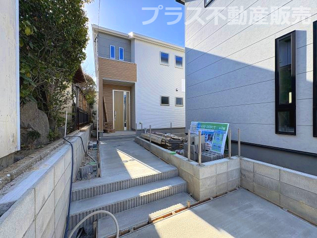 【外観】 | 福岡市南区長住5丁目第2　3号棟（全3棟）【仲介手数料無料・0円】 | 現地写真。プラス不動産販売なら、現場の全ての棟をまとめてご見学頂けます。