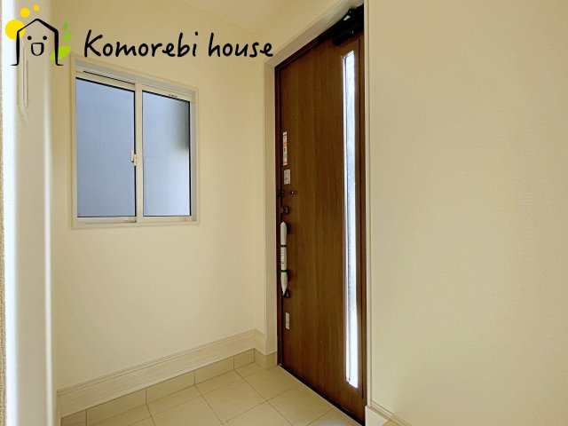 さいたま市大宮区堀の内町２丁目　２期　新築一戸建て　ブルーミングガーデン　02の玄関|きれいな玄関です