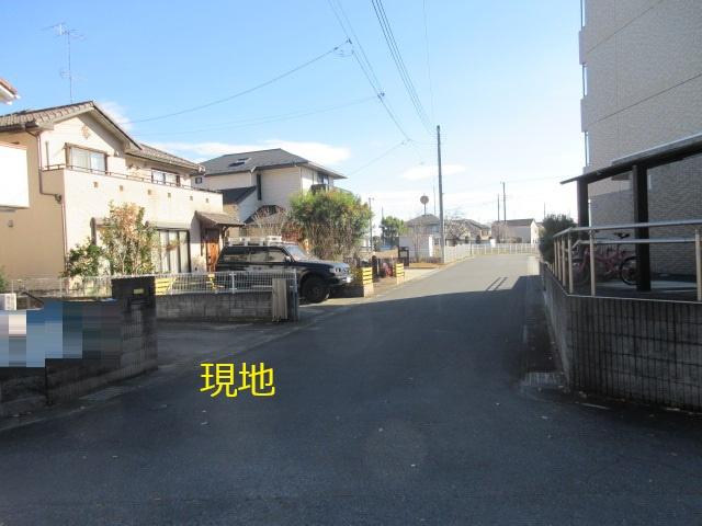 中古戸建　滑川町月の輪7-8-4（リフォーム住宅）の前面道路含む現地写真