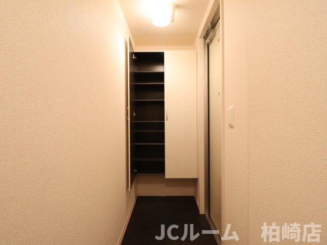 柏崎市錦町のアパートの玄関