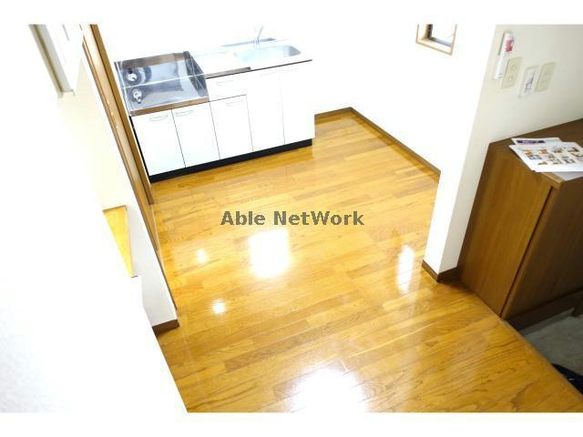 Ｍ’ｓフラットのキッチン|居室と分けて使えるキッチン！