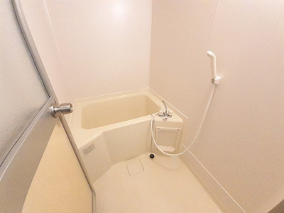 【浴室】 | リバーサイドＡ | 日々の疲れを癒すお風呂付です