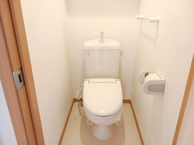 【トイレ】 | フィオーレ白浜Ⅰ | コンパクトで使いやすいトイレです