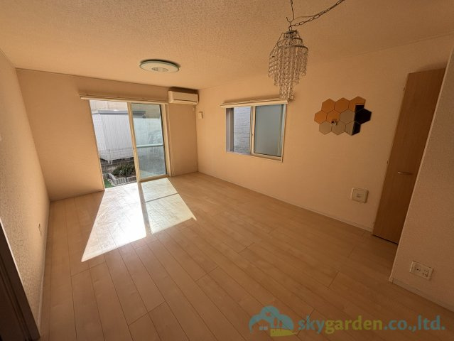 平塚市南金目　中古戸建の居間・リビング