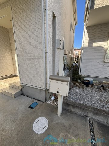 平塚市南金目　中古戸建の玄関