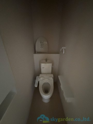 平塚市南金目　中古戸建のトイレ