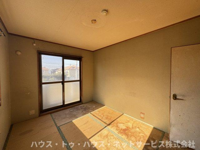 平和マンションの和室