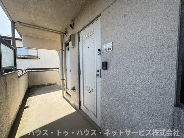 平和マンションのロビー