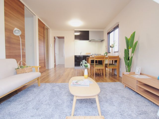 クレール山ノ代　B棟の居間・リビング