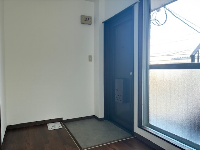 京都市南区東九条西山町の賃貸マンションの玄関