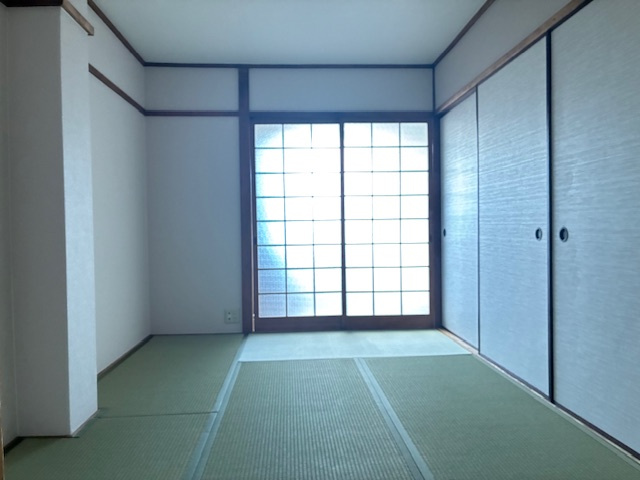 京都市南区東九条西山町の賃貸マンションの和室|ゆったりとくつろげる和室です