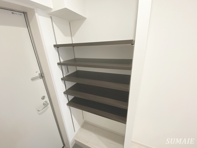 MELDIA与野本町Ⅲの玄関|お好みの高さに調整できる玄関収納☆