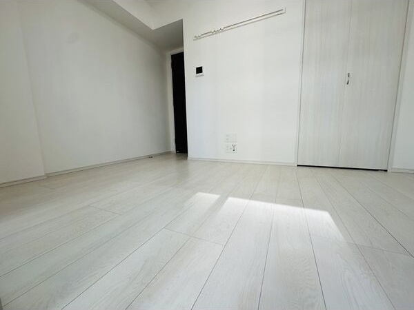 ディアレイシャス大須観音IIIの居間・リビング