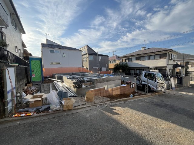【外観】 | 東久留米市浅間町3丁目　新築一戸建住宅　全2棟　(保谷店) | 耐震等級3取得、木造住宅用制震ダンパーを採用し長く安心して暮らせます。