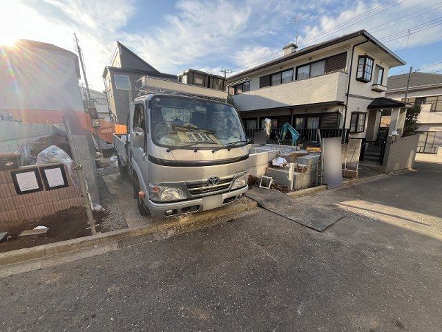 【外観】 | 東久留米市浅間町3丁目　新築一戸建住宅　全2棟　(保谷店) | LDK内に階段がある設計なので、会話がとりやすくご家族の仲も自然と深まりそうです。