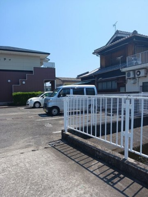 【駐車場】 | セレニティ