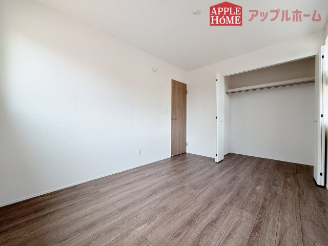 【新築住宅】坂戸市にっさい花みず木 11期 全5棟の洋室|居室は全室収納あり！たっぷりある収納活用でお部屋もキレイを保てます♪