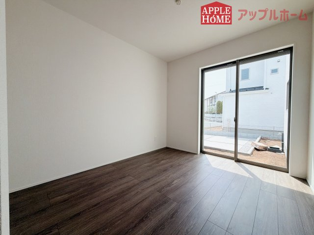 【新築住宅】坂戸市にっさい花みず木 11期 全5棟の洋室|居室は全室収納あり！たっぷりある収納活用でお部屋もキレイを保てます♪