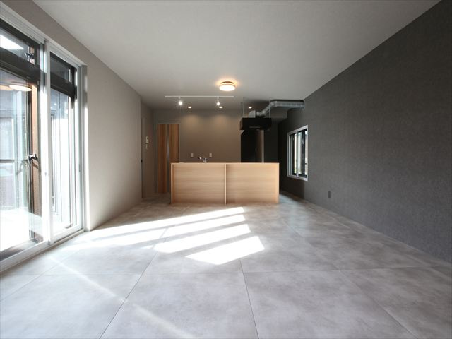 【居間・リビング】の画像