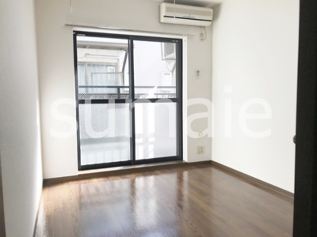 ドミサイルオーミヤの居間・リビング|写真は反転タイプの画像です。