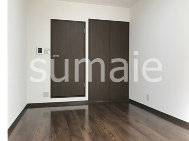 ドミサイルオーミヤの居間・リビング|写真は反転タイプの画像です。