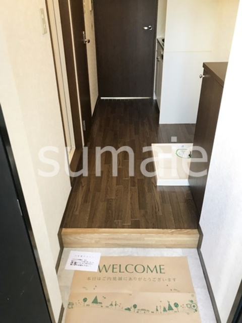 ドミサイルオーミヤの玄関|写真は反転タイプの画像です。