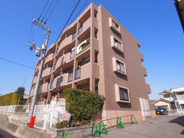 ラウンドヒルズイースト