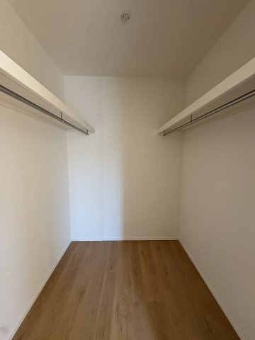 【収納】 | 福岡市南区長住7丁目1期Y　1号棟（全2棟）【仲介手数料無料・0円】 | 現地写真。ウォークインクローゼットです。