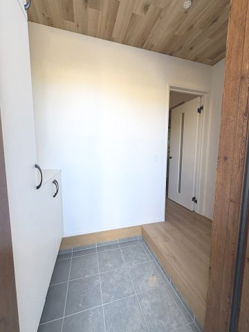 【玄関】 | 福岡市南区長住7丁目1期Y　1号棟（全2棟）【仲介手数料無料・0円】 | 現地写真。