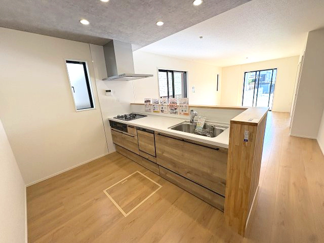 【キッチン】 | 福岡市南区長住7丁目1期Y　1号棟（全2棟）【仲介手数料無料・0円】 | 現地写真。