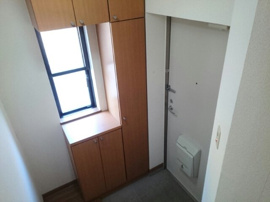 明るい玄関です