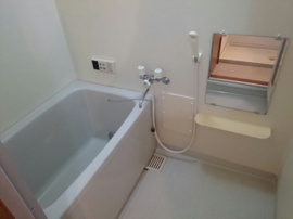 コンパクトで使いやすいお風呂です