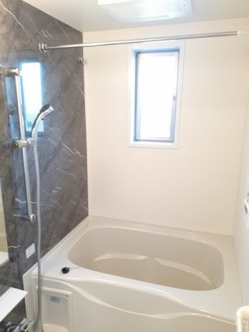 アルーシャ・Ｉの浴室|落ち着いた空間のお風呂です