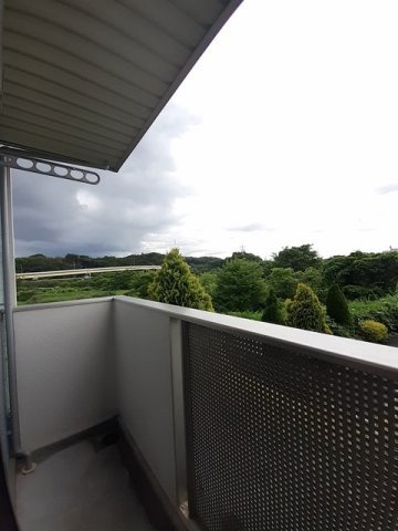 クラスターヒルのバルコニー|お洗濯にも便利なバルコニー付き