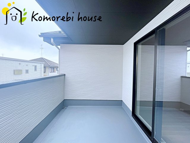 KIS白岡市小久喜　18期　新築一戸建て　リガーレ　01のバルコニー|バルコニーからの眺めを楽しみながら食事をしませんか